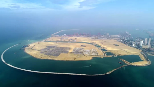 1.3-1月16日，中国港湾投资建设的斯里兰卡科伦坡港口城项目陆域形成完工.webp.jpg